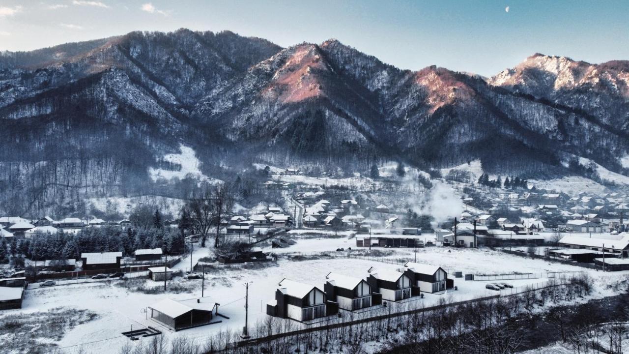 Complex Lunlo Village Brezoi Esterno foto